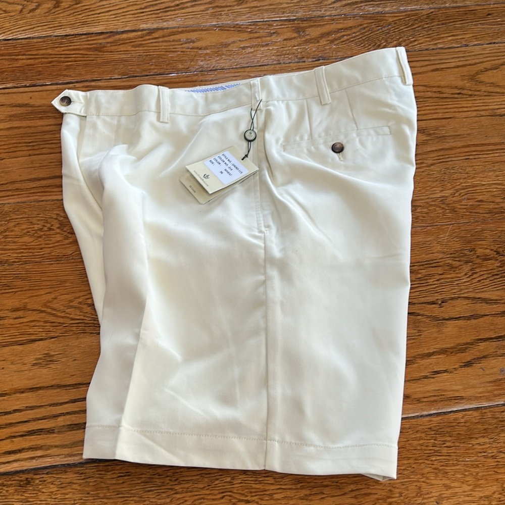 Donald Ross Men’s flat front shorts. Color is Wheat (pale butter yellow) Size 36 - Picture 5 of 14